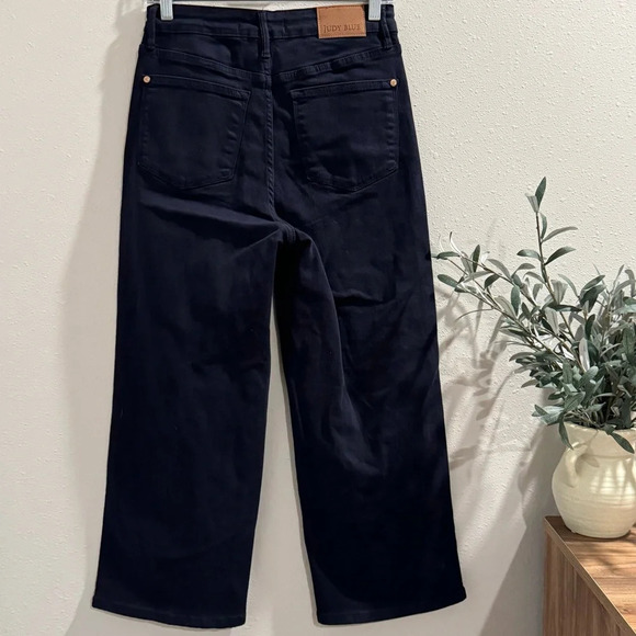 Judy Blue Navy Garment Dyed 5 Wide Leg Tummy Control Cropped High Waist Jeans - Picture 2 of 7